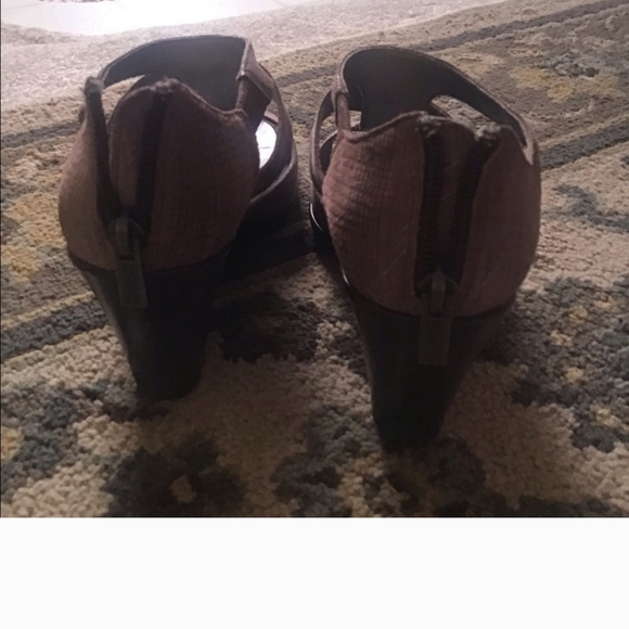 Kenneth Cole wedge sandals purple pinkish size 7.5 come boxed - Picture 14 of 16